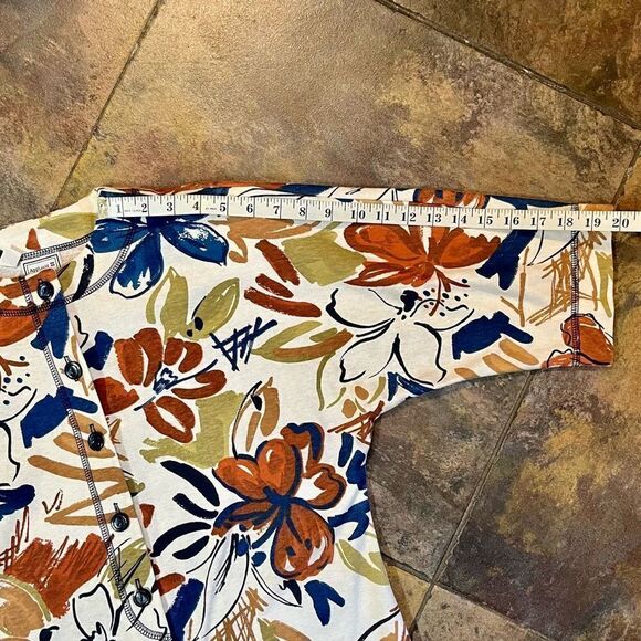 Applause III By Marge Kane Floral Blouse - Picture 5 of 10